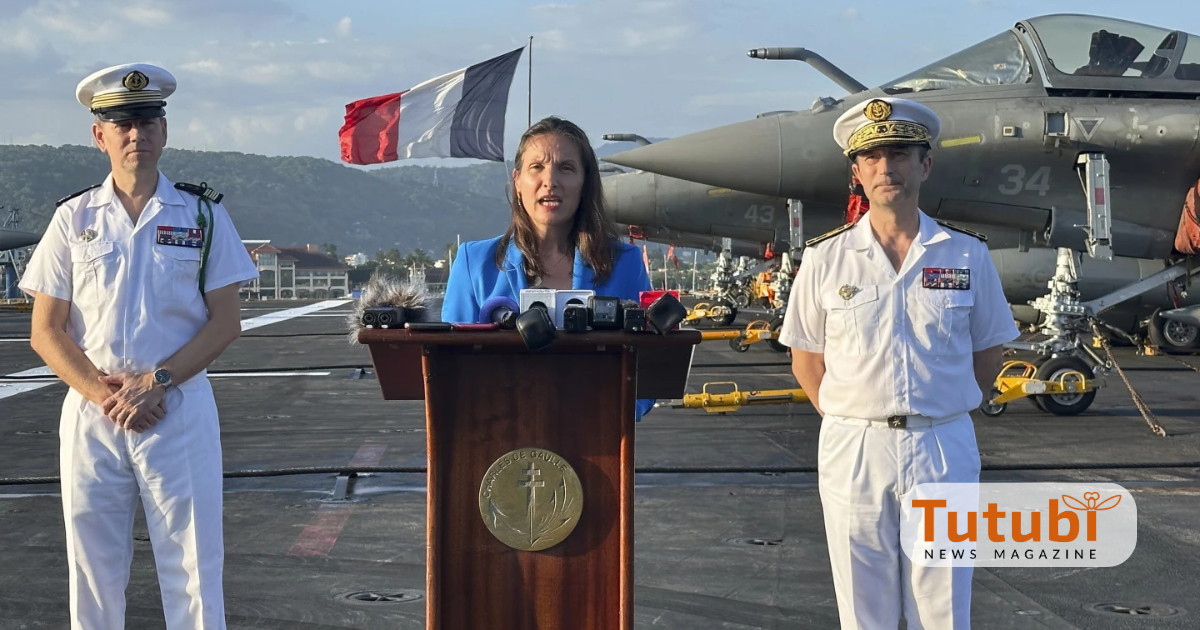 French aircraft carrier conducts combat drills with Philippine forces ...